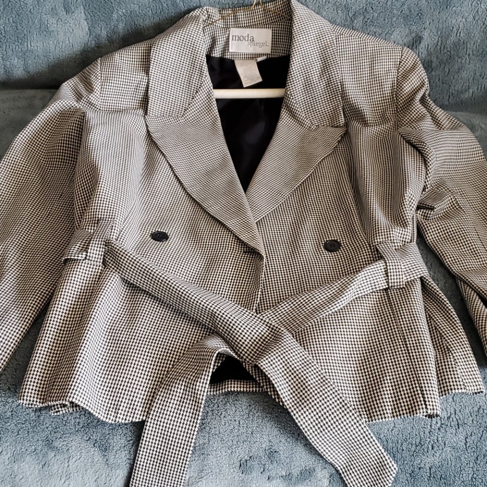 Suit coat - Picture 4 of 8